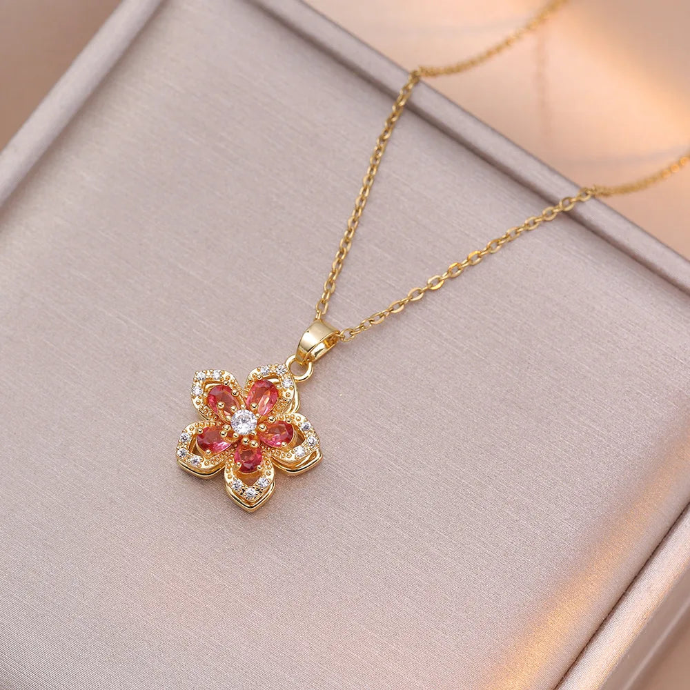 Shiny Romantic Flower Pendant Necklace.