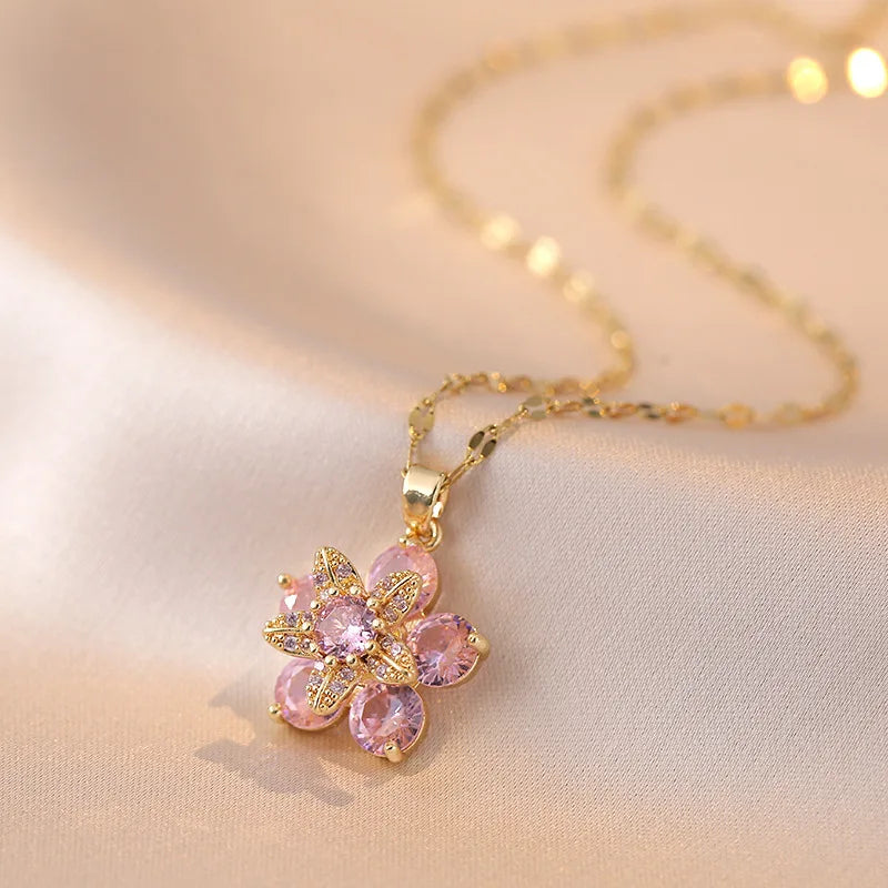 Shiny Romantic Flower Pendant Necklace.
